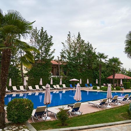 Famissi Suites 1 كالامباكا المظهر الخارجي الصورة