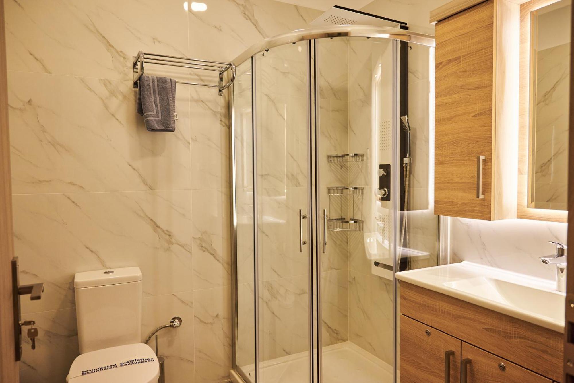 Famissi Suites 1 كالامباكا المظهر الخارجي الصورة