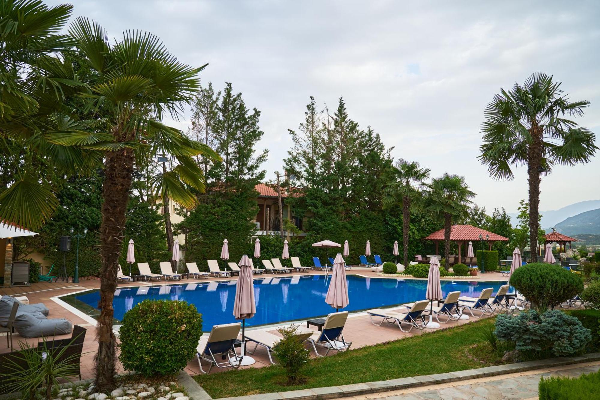 Famissi Suites 1 كالامباكا المظهر الخارجي الصورة
