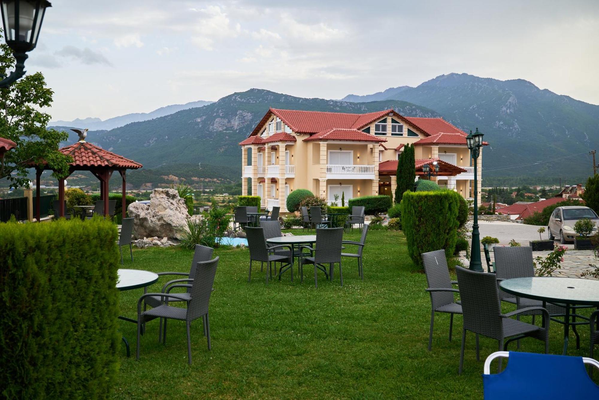 Famissi Suites 1 كالامباكا المظهر الخارجي الصورة