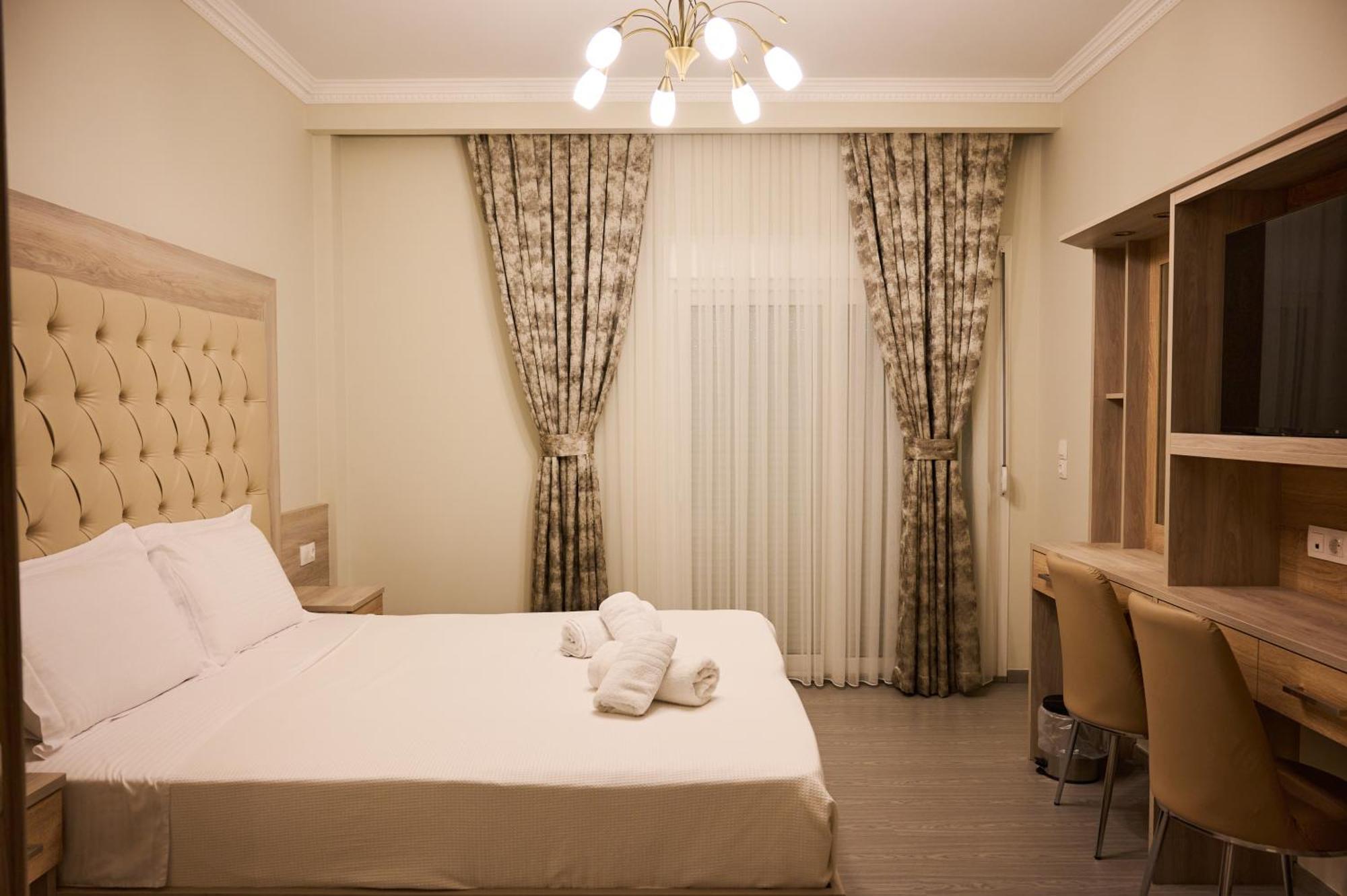 Famissi Suites 1 كالامباكا المظهر الخارجي الصورة