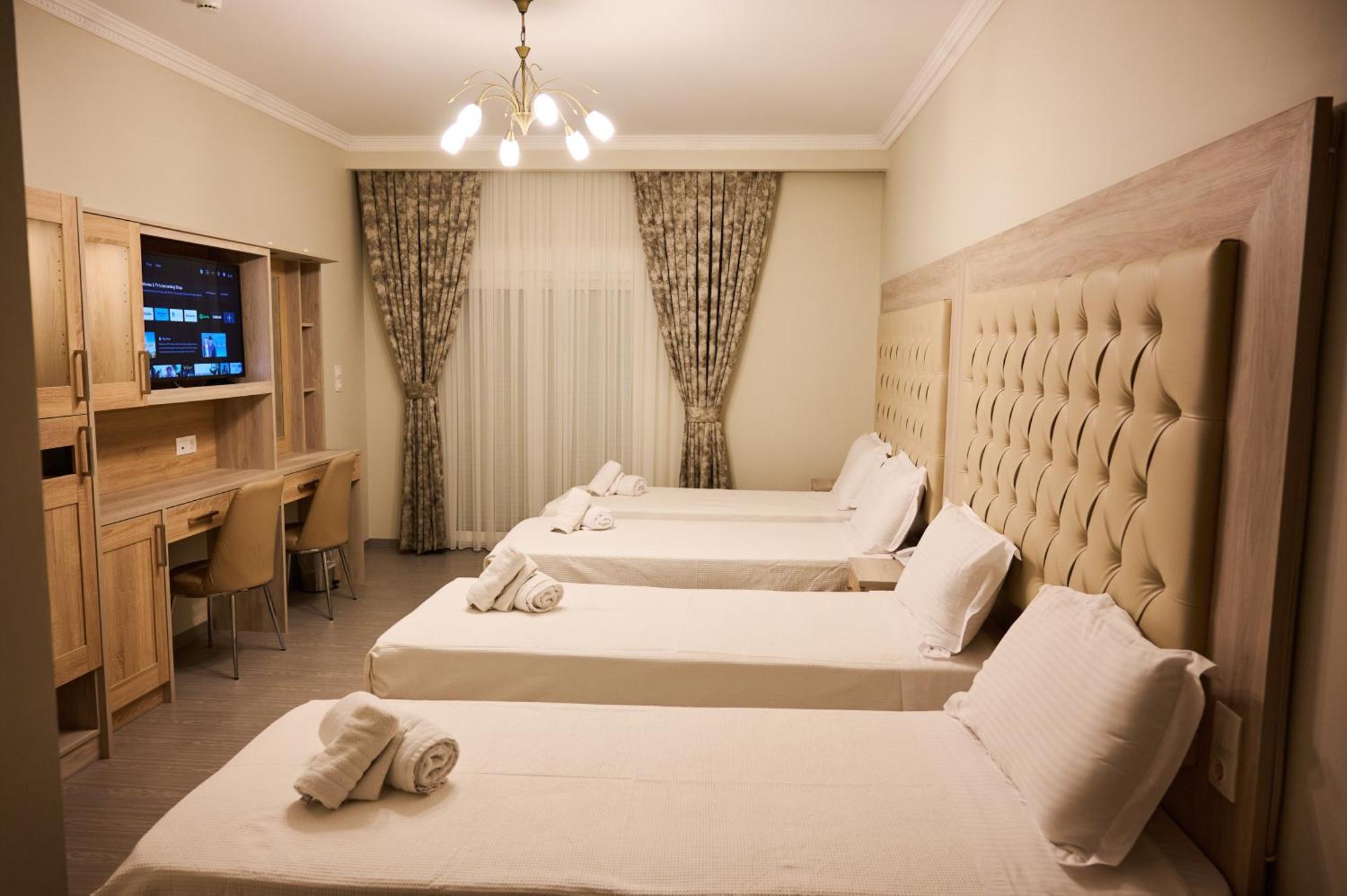 Famissi Suites 1 كالامباكا المظهر الخارجي الصورة