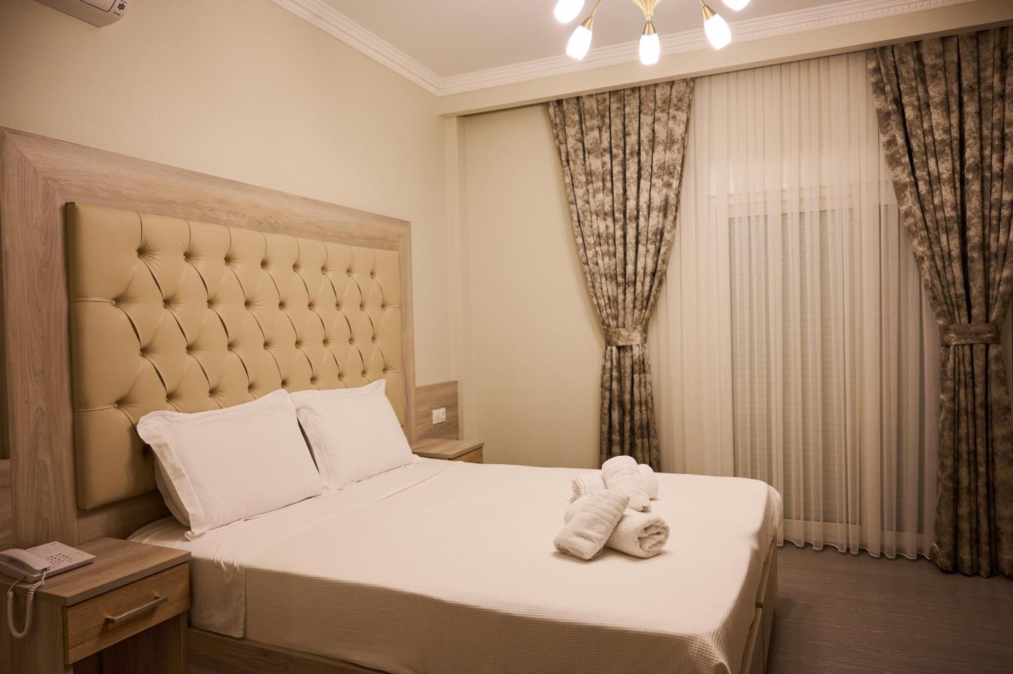 Famissi Suites 1 كالامباكا المظهر الخارجي الصورة