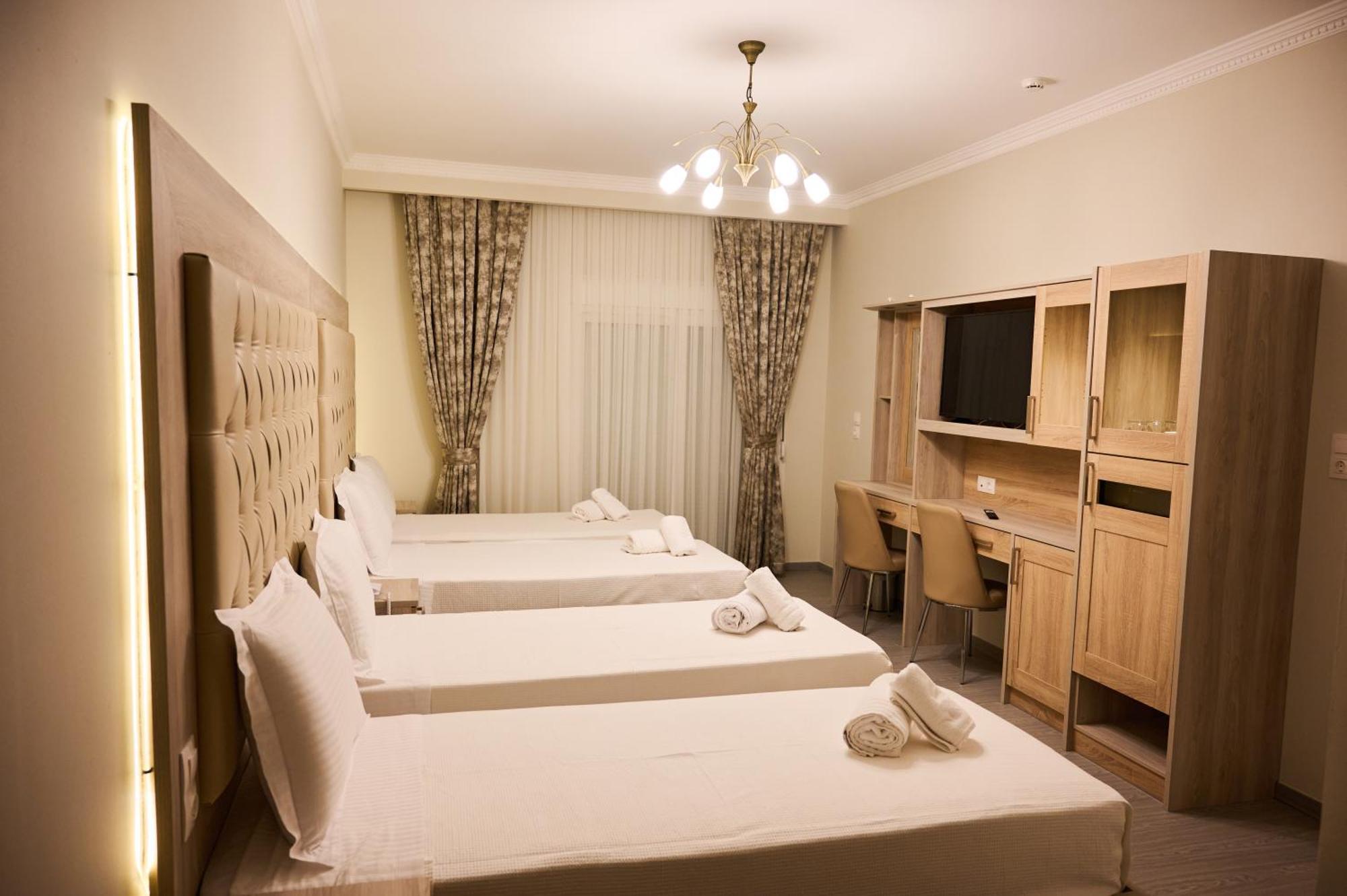 Famissi Suites 1 كالامباكا المظهر الخارجي الصورة
